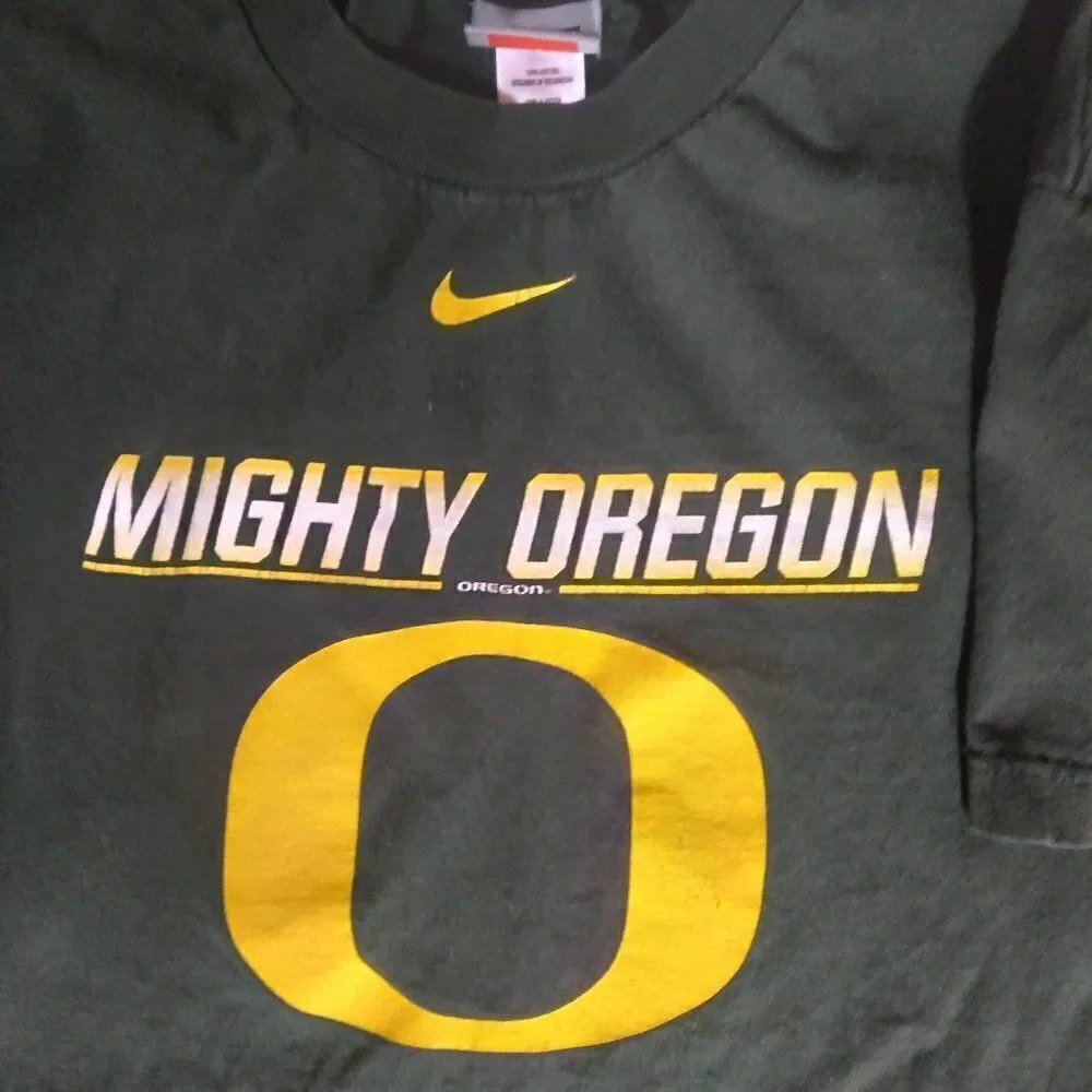 Vintage Nike Center Swoosh Mighty Oregon Ducks T-Shirt